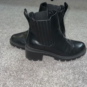 Size 11 Universal Thread Lug Sole Booties